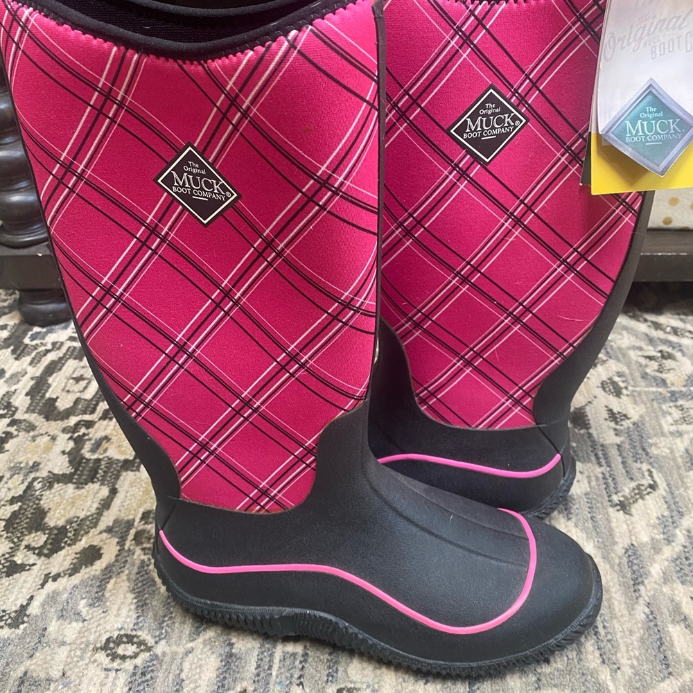 Original Muck Black & Pink Plaid Boots, NWT Never Worn